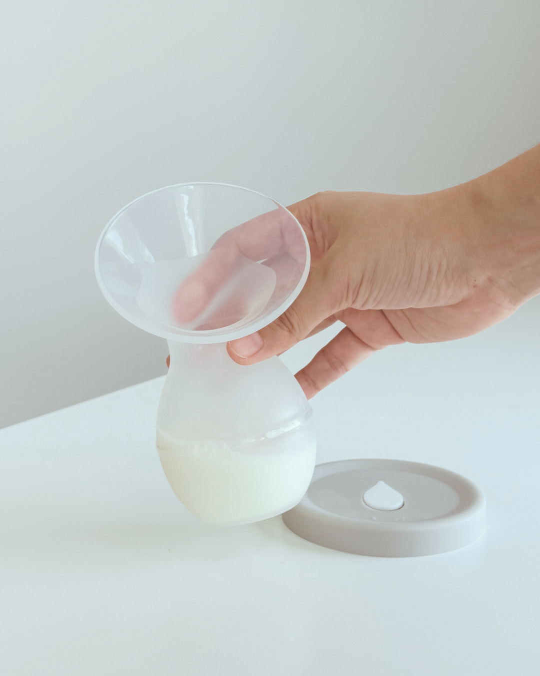 Silicone Breastmilk Collector with Cap Set